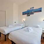 Vanchiglietta Colourful Apartment